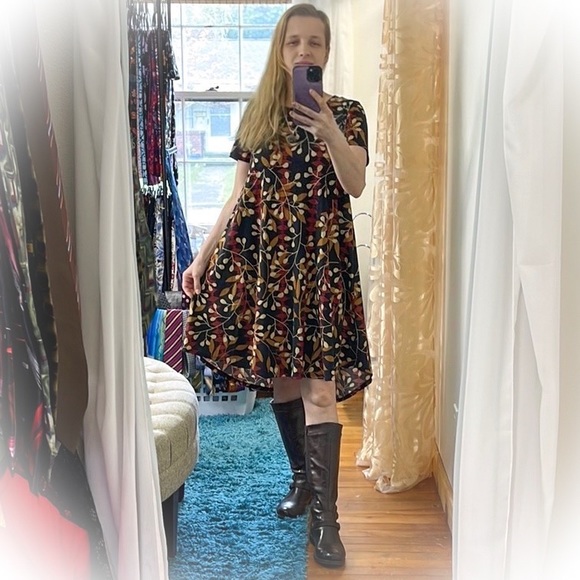 💕Beautiful Lularoe Carly High Low Swing Dress💕 - Picture 2 of 12